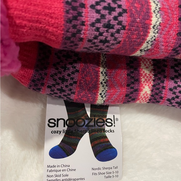 Pink and purple.  Snoozies cozy little Sherpa lined sock - Picture 4 of 5